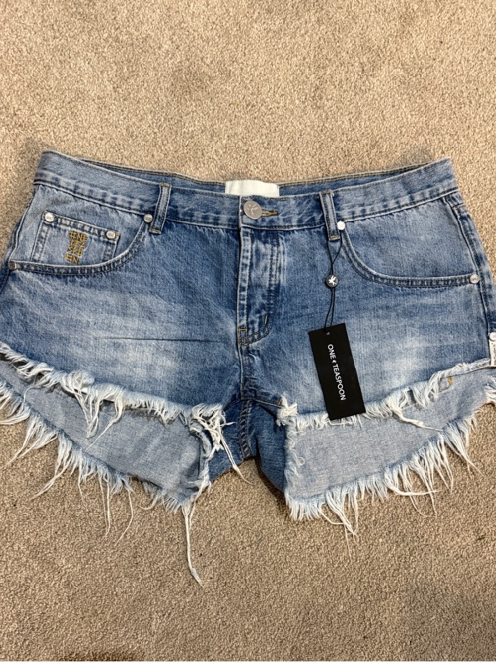 One Teaspoon Dukes Low Waist faded blue Frayed Hem Denim Shorts Size 30 Waist - Picture 4 of 11